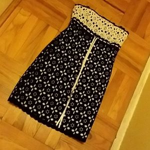 Classic black and white dress size 8